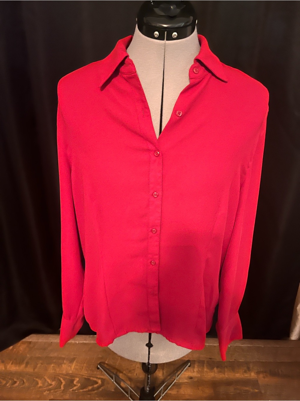 Jacklyn Smith
Women's Red Button-Front Blouse